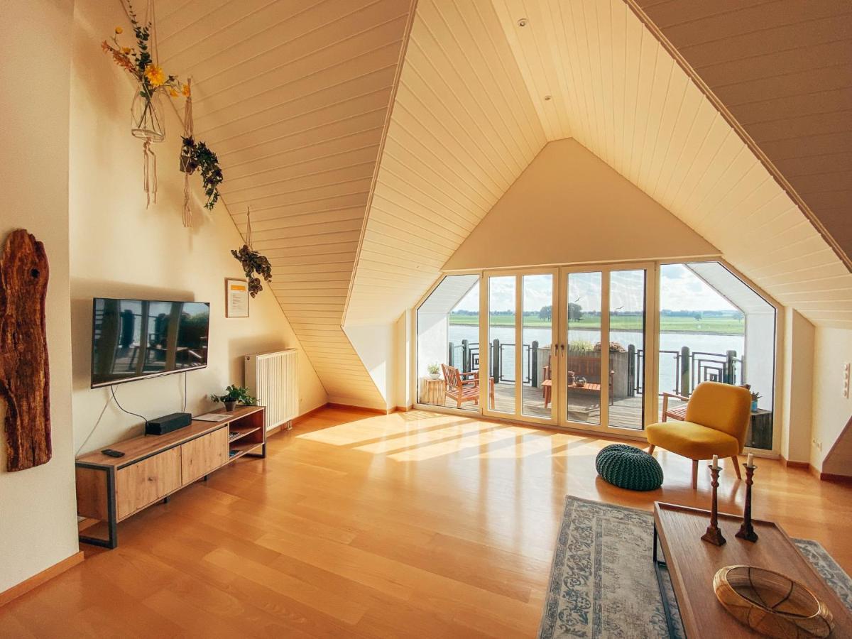 Rheinloft 3 - Grosse Giebelwohnung Mit Dachterrassen An Der Rheinpromenade Эммерих Экстерьер фото